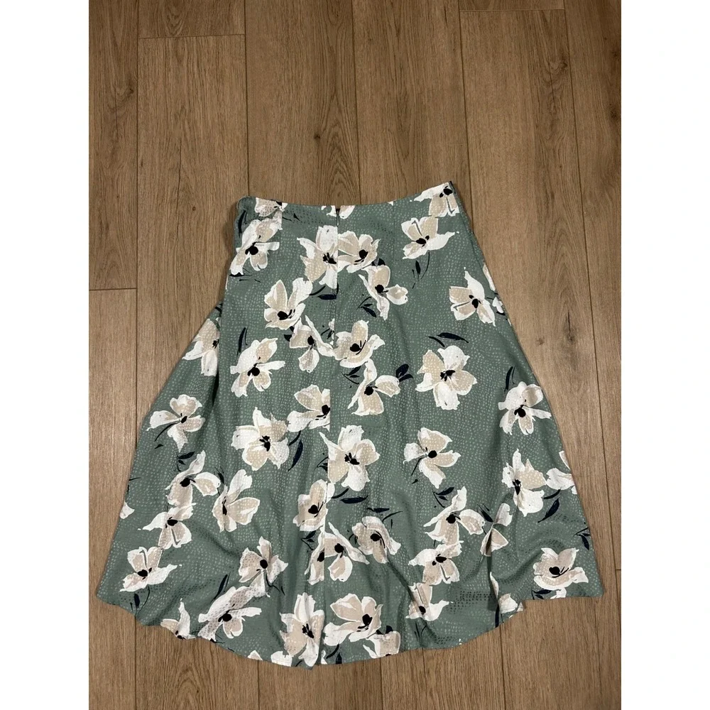 Ann Taylor Factory Sage Green Floral Faux Wrap Midi Skirt Size 8 534885 SU20
